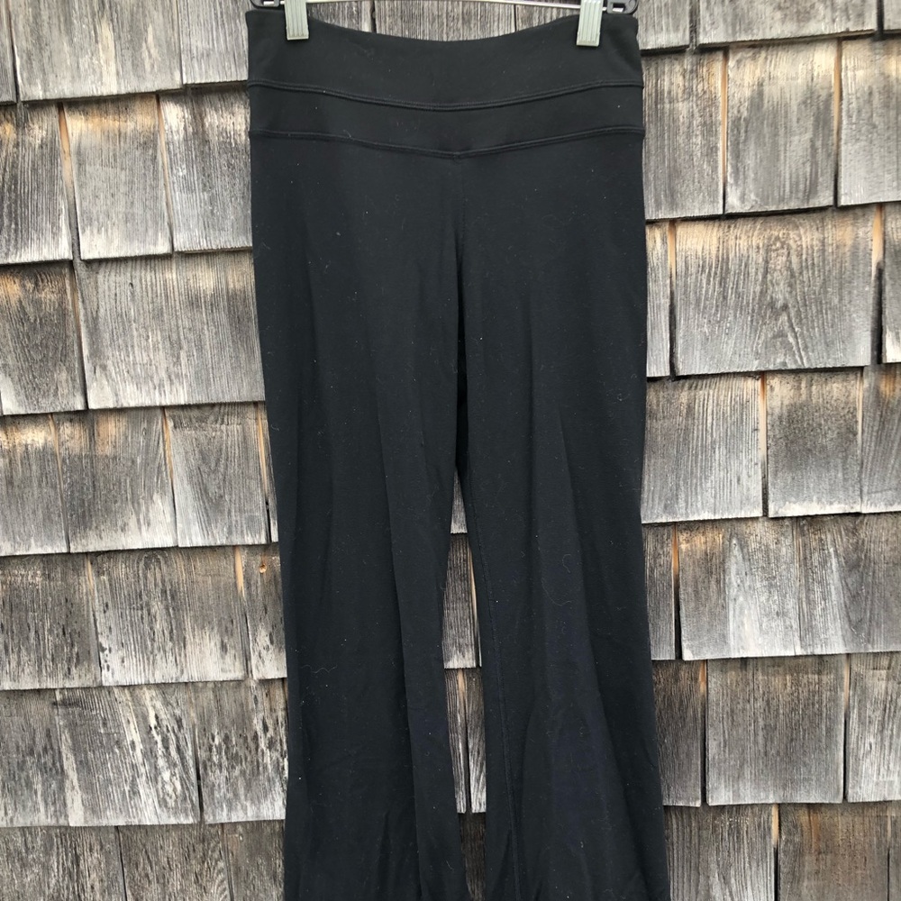 Lululemon yoga pants flare bottom